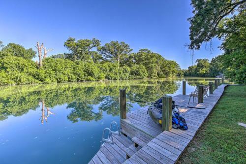 Seguin Retreat With Canoes On Guadalupe River!