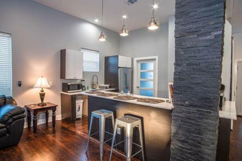Prosperity Place Remodeled 3br 2ba Near Downtown