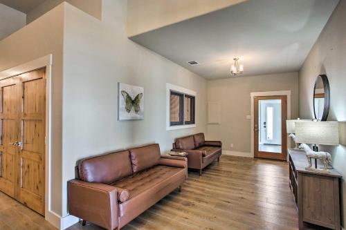 Large Home On 53-acre Ranch With Pool And Stalls!