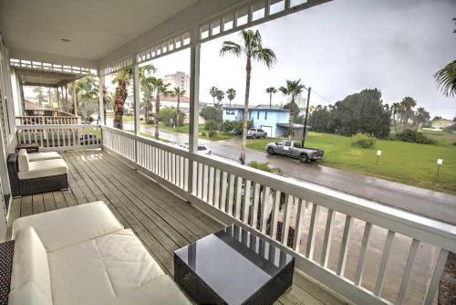 Blue Marlin Single Family Residence! 4 Bedrooms! Home