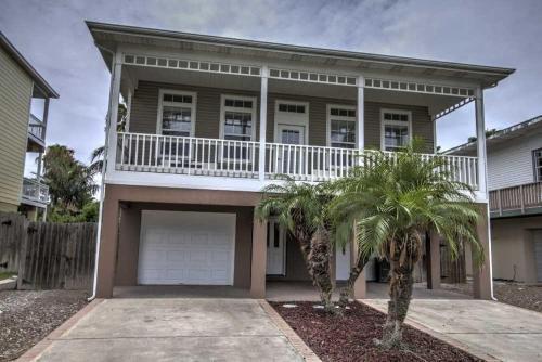 Blue Marlin Single Family Residence! 4 Bedrooms! Home