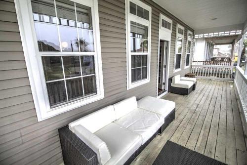 Blue Marlin Single Family Residence! 4 Bedrooms! Home