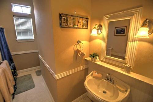 Blue Marlin Single Family Residence! 4 Bedrooms! Home