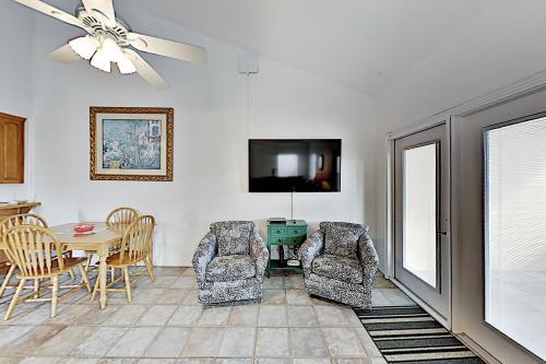 E Acapulco Townhouse Unit #a Townhouse