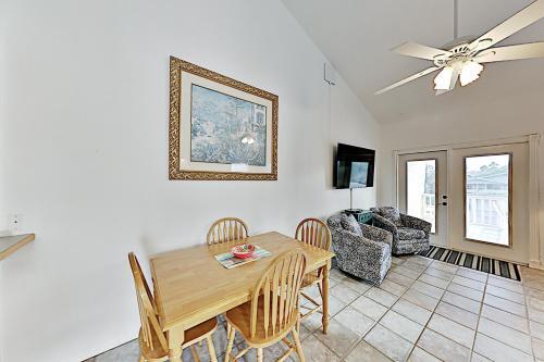 E Acapulco Townhouse Unit #a Townhouse