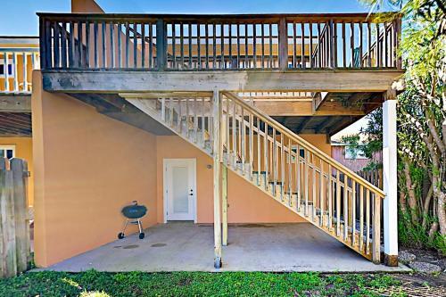 E Acapulco Townhouse Unit #a Townhouse