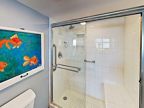 Apartamento New Listing! Peaceful Corner Unit With Gym & Pools Condo