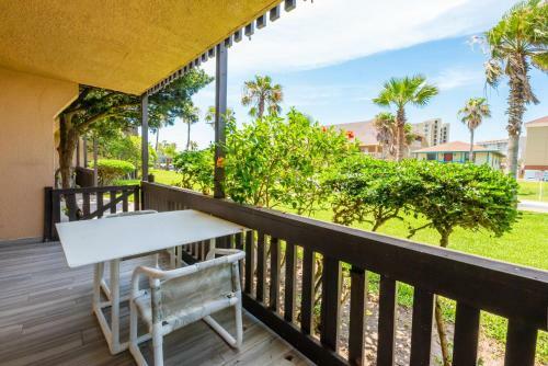 Apartamento Cozy Condo In Tiki Complex With Private Beach Access