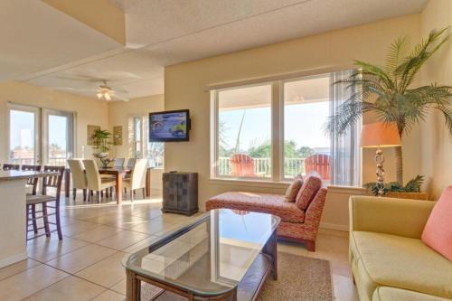 Las Marinas Condo 301 With Boat Slip
