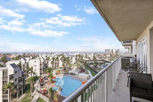 Blue View Beauty! Beachfront Resort, Shared Pools & Jacuzzi