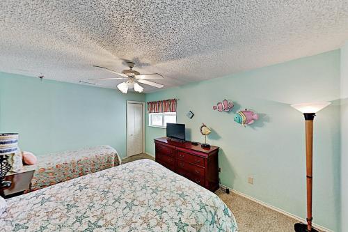 Walk To Beach - Beautiful Private Home Home