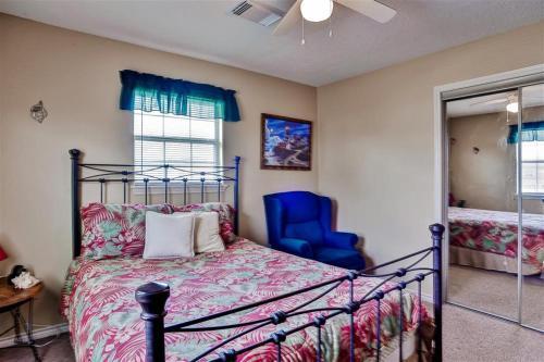 Beautiful Beach House With Sunset View And Large Deck!