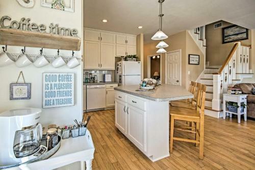 Cozy Surfside Beach House With Deck And Gulf Views!