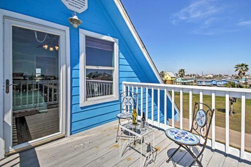 Cozy Surfside Beach House With Deck And Gulf Views!