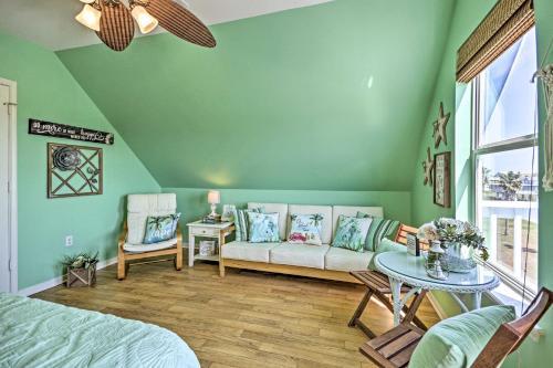 Cozy Surfside Beach House With Deck And Gulf Views!