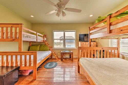 Surfside Beach Home With Large Deck, 1 Block To Beach