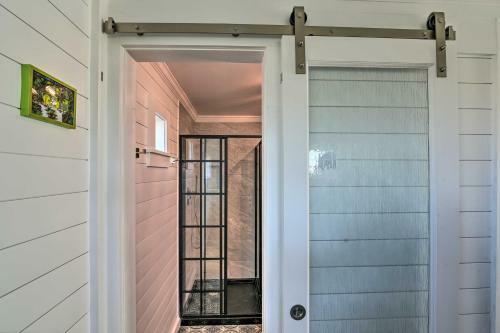 Apartamento Inviting Studio - Walk Less Than 1 Mile To Surfside Beach!