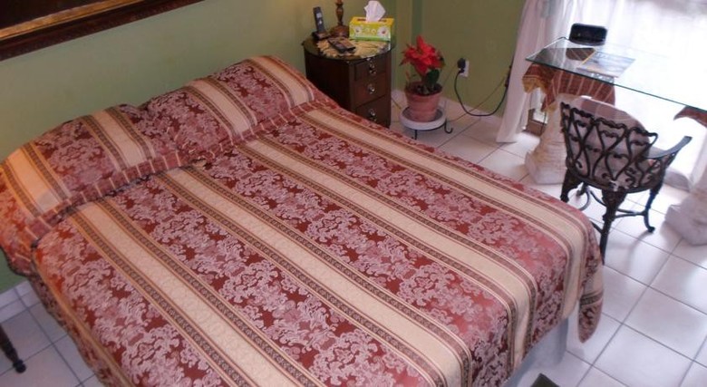 Dickinson Guest House B&B