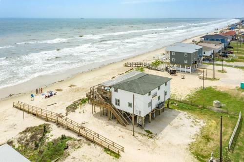 Unobstructed Oceanfront Sea Otter Unit 4 Beach Pad!