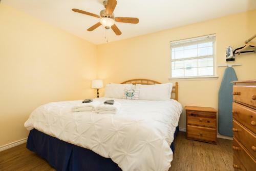 Unobstructed Oceanfront Sea Otter Unit 4 Beach Pad!