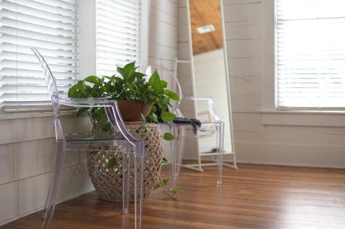 Restored 1930s Uptown Bungalow 2 Min. To Magnolia