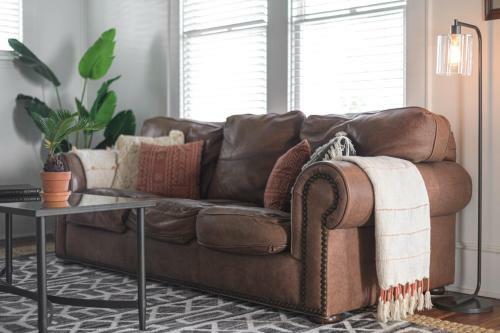 Restored 1930s Uptown Bungalow 2 Min. To Magnolia