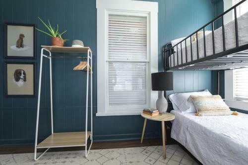 Restored 1930s Uptown Bungalow 2 Min. To Magnolia