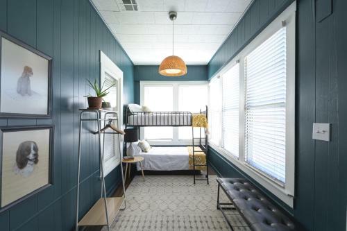 Restored 1930s Uptown Bungalow 2 Min. To Magnolia
