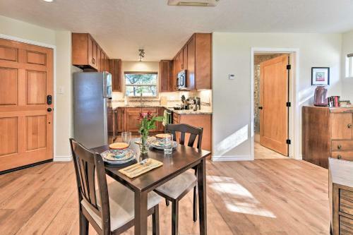 Modern Lake Conroe House With Lakefront Park And Deck!