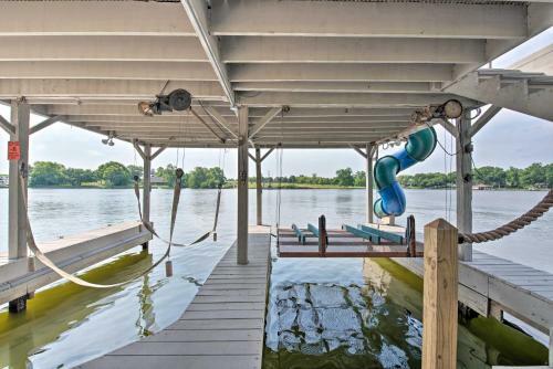 Waterfront Lake Conroe Home With Deck And Water Access!
