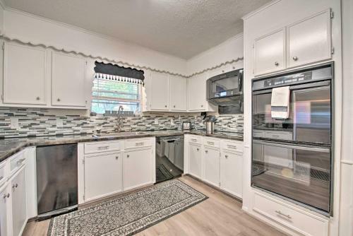 Waterfront Lake Conroe Home With Deck And Water Access!