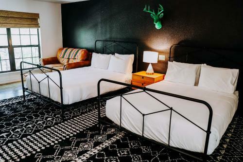 Hotel Wimberley Inn