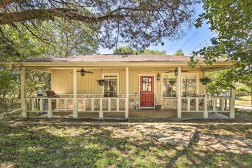 Charming Home With Porch And Deck 6 Mi From Wineries!