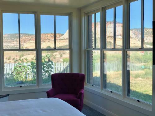 Annie's Place Bed & Breakfast