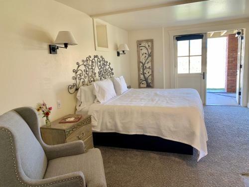 Annie's Place Bed & Breakfast
