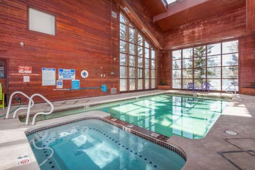 Apartamento Condo 236 - Wifi Gas Fireplace Community Pool Jacuzzi Bbq Laundry