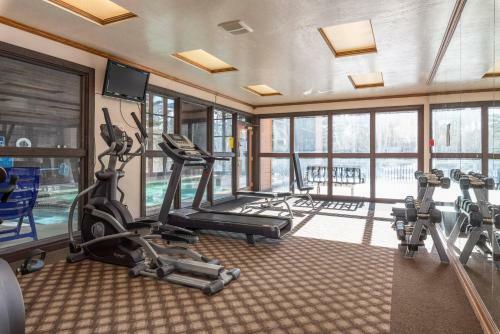 Apartamento Condo 236 - Wifi Gas Fireplace Community Pool Jacuzzi Bbq Laundry