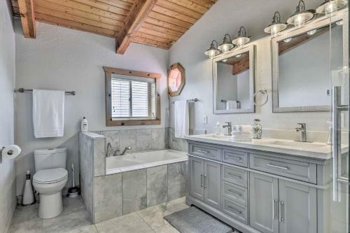 Cozy Eden Log Home Near Outdoor Activities