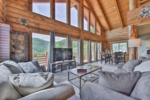 Cozy Eden Log Home Near Outdoor Activities
