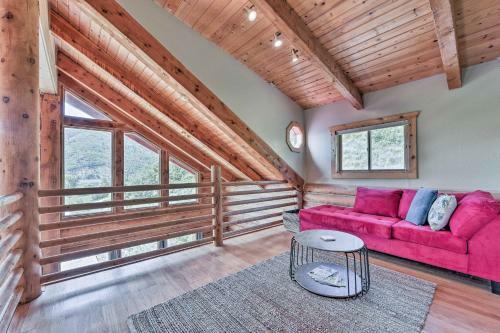 Cozy Eden Log Home Near Outdoor Activities