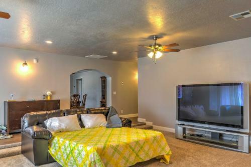 Charming Home In Central Escalante With Mtn Views!