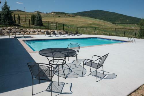 Gorgeous Decor With Private Hot Tub