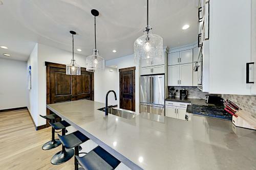 Black Rock Ridge - Chef's Kitchen, 2-car Garage Home