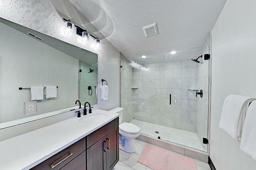 Black Rock Ridge - Chef's Kitchen, 2-car Garage Home