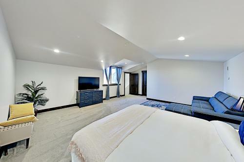 Black Rock Ridge - Chef's Kitchen, 2-car Garage Home