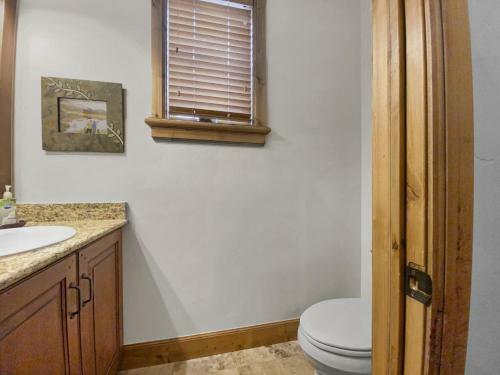 9922 Vista Home