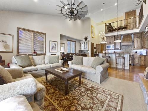 9922 Vista Home