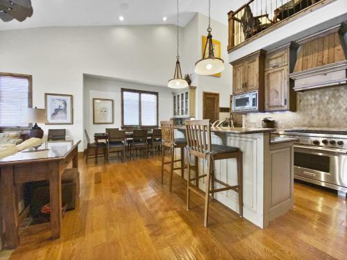 9922 Vista Home