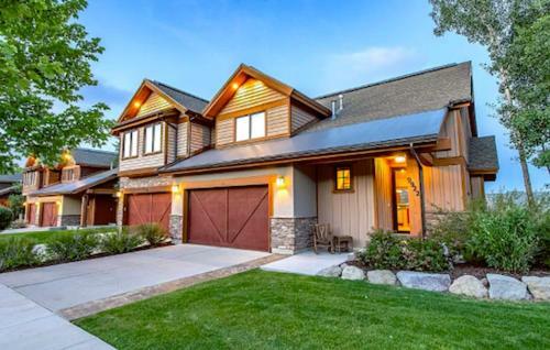 9922 Vista Home