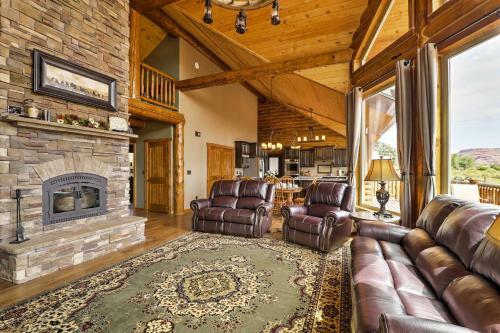 Kanab Cabin With Hot Tub, Fire Pit And Panoramic Views!